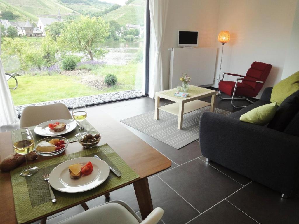 Ferienwohnung Am Moselufer เซลล์อันแดร์โมเซล ภายนอก รูปภาพ