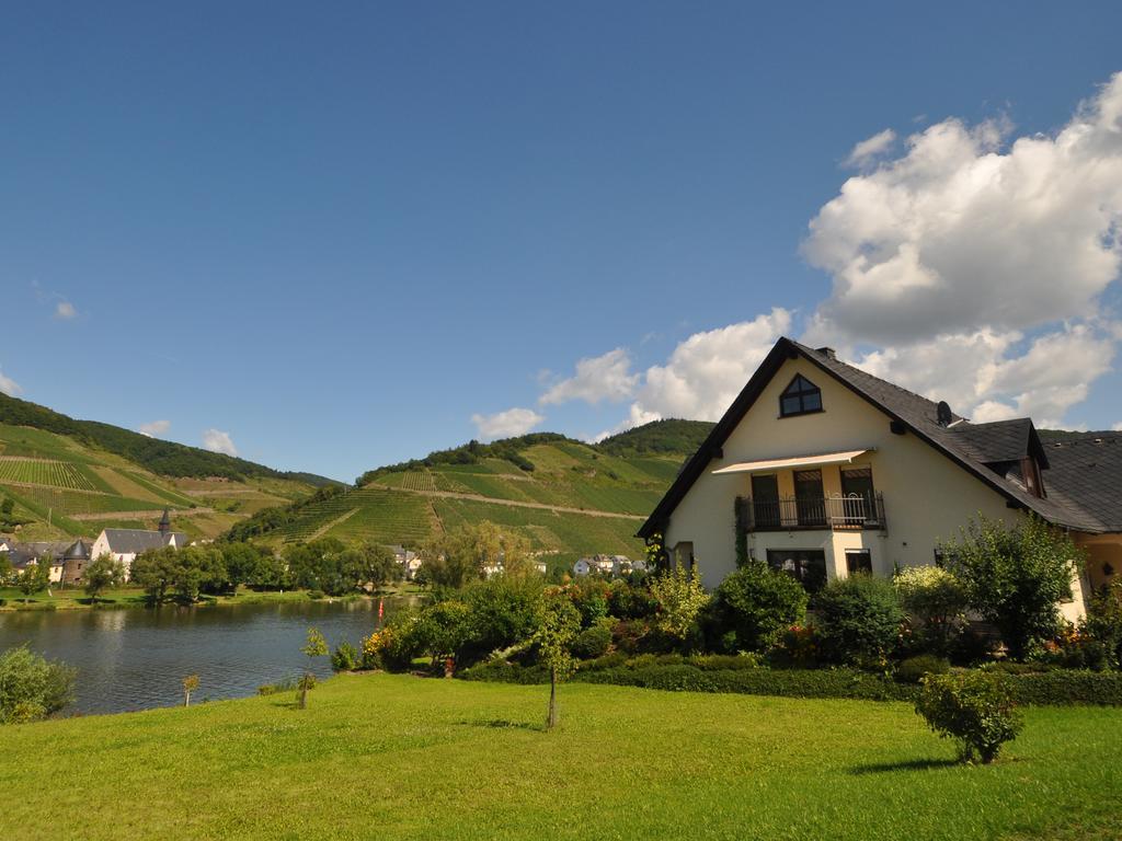 Ferienwohnung Am Moselufer เซลล์อันแดร์โมเซล ภายนอก รูปภาพ